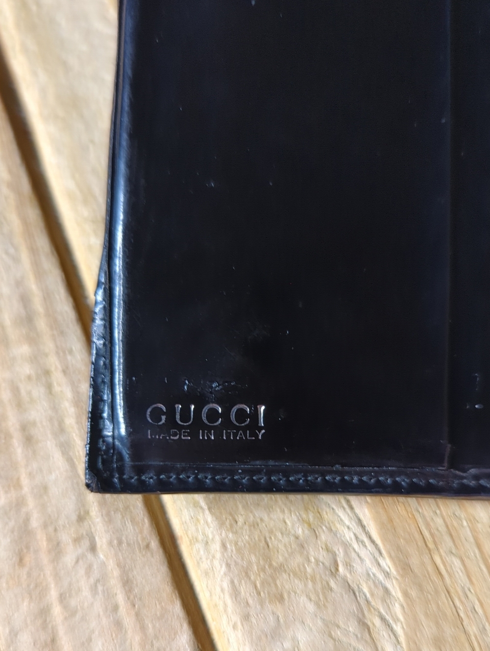 Gucci Black Patent Leather Bifold Wallet with Embossed GG Full Inclusion - Picture 10 of 12